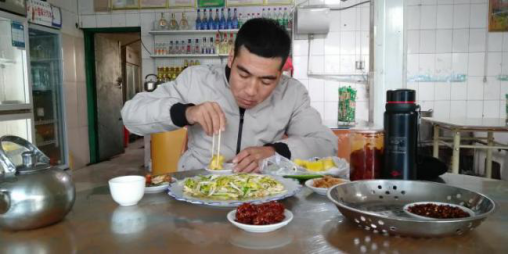 王影：跨越寒溫兩帶 15年運輸“淘金”之路307.png