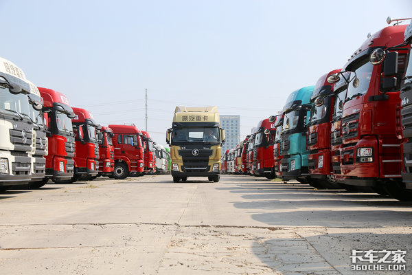 和卡友共克難關 陜汽重卡也可延期還款