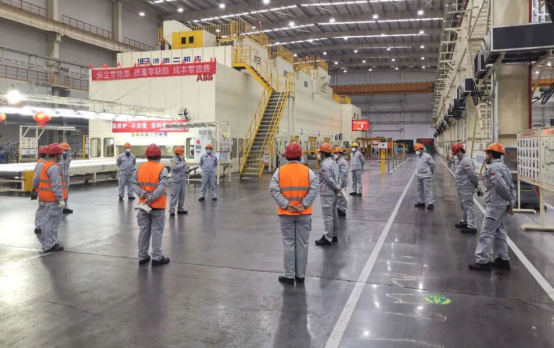 3.1【東風(fēng)商用車】決勝戰(zhàn)“疫” 東風(fēng)商用車吹響防疫車生產(chǎn)號角984.png