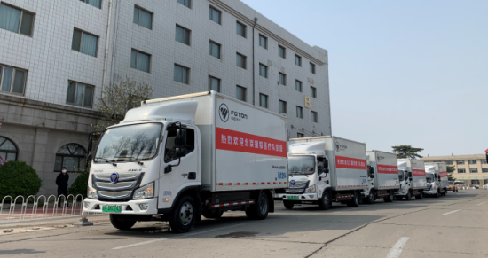 【初稿】春華絢爛 英雄凱旋 歐馬可與首都人民共迎抗疫“京英”回家779.png