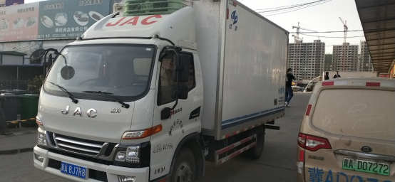 駿鈴大客戶選擇用人致富經(jīng) 30臺冷鏈車背后故事很多(1)686.png