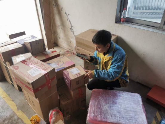 【0512】20天業務增長20倍 八卦洲蘇寧天天網點的破局挑戰(2)(1)1194.png