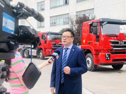 上汽紅巖海外市場稿件-軍規品質備受青睞 290輛紅巖軍車交付柬埔寨-202006131068.png