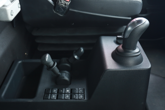 紅巖杰獅2020 AMT牽引車稿件-來吧，展示！且看紅巖杰獅2020 AMT牽引車高顏值與硬實(shí)力-20200619V3794.png