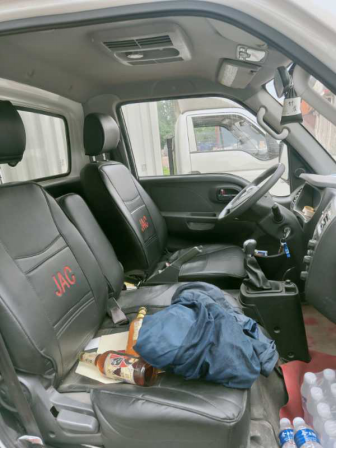 江淮轎卡用戶稿《十年酒水代理 五臺江淮轎卡 四口幸福之家》679.png