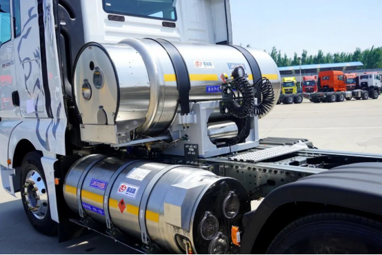 超級定制(Ⅱ) LNG國六汕德卡定制配置滿足了物流快遞哪些需求521.png