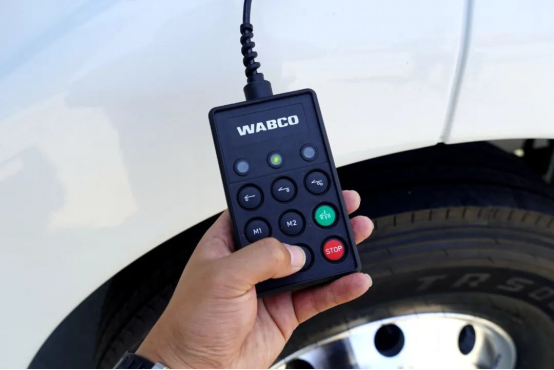 超級定制(Ⅱ) LNG國六汕德卡定制配置滿足了物流快遞哪些需求1006.png