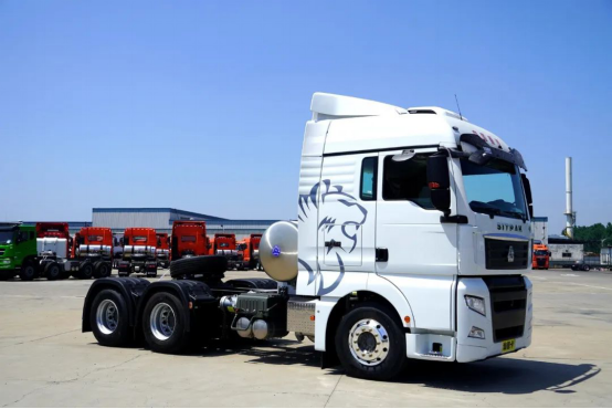 超級定制(Ⅱ) LNG國六汕德卡定制配置滿足了物流快遞哪些需求1382.png