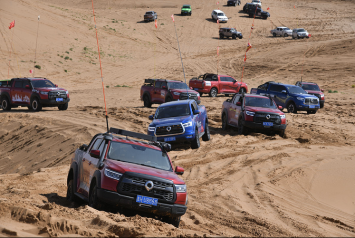 英雄再會！長城炮車主玩轉阿拉善英雄會