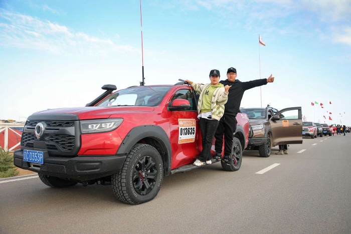 英雄再會！長城炮車主玩轉阿拉善英雄會