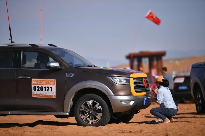 英雄再會！長城炮車主玩轉阿拉善英雄會