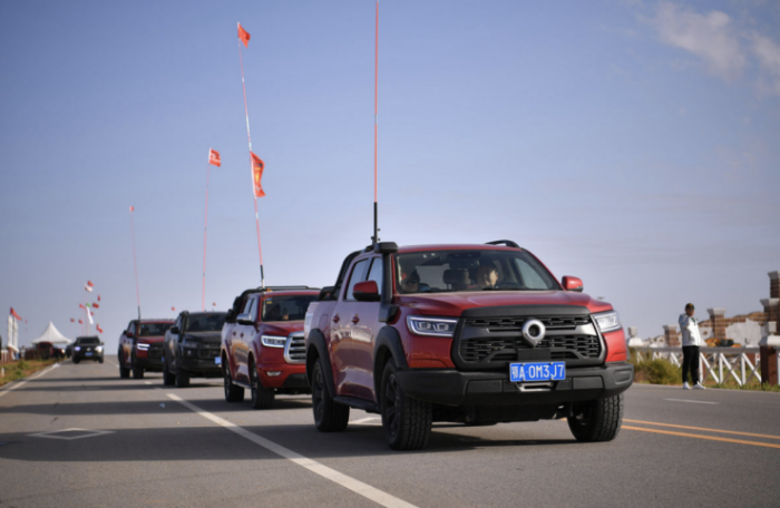 英雄再會！長城炮車主玩轉阿拉善英雄會