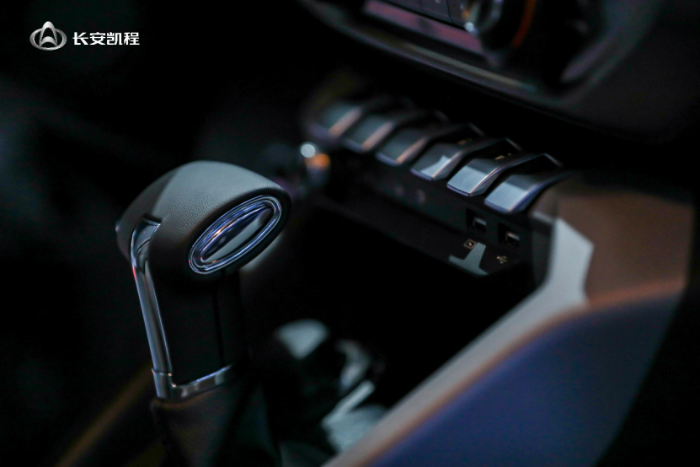 售價9.98-13.48萬元，長安凱程F70汽油自動擋上市V4.0646